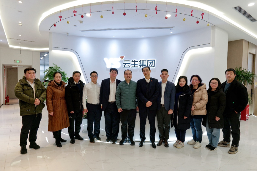 上海人才服务行业协会秘书长朱庆阳一行莅临凯发一触即发集团走访交流