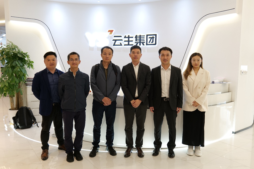 深圳市罗湖区人力资源局党组书记、局长何炼一行领导莅临凯发一触即发集团调研走访