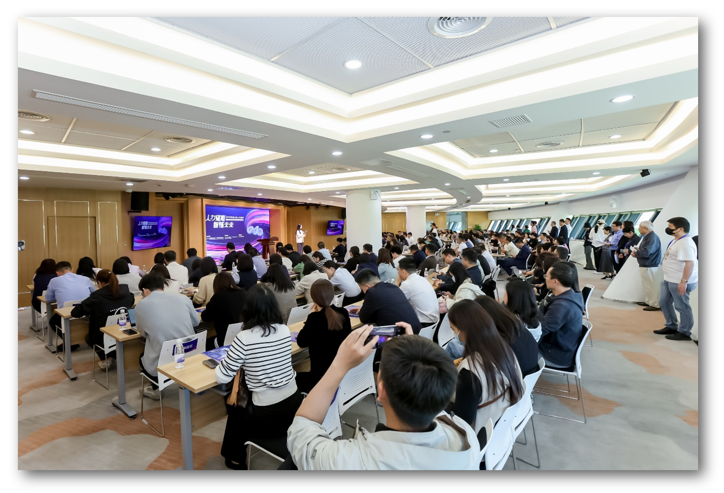 路演推介+供需对接，凯发一触即发“AI+人力资源”助力上海松江人力资源服务业高质量发展